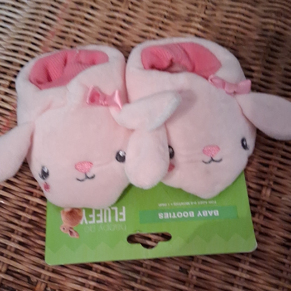 NWT Adorable Pink Bunny Baby Booties Ages 0-6 Months